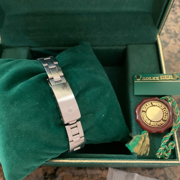 Women’s Rolex Oyster Perpetual Date White Roman dial - Picture 4 of 4